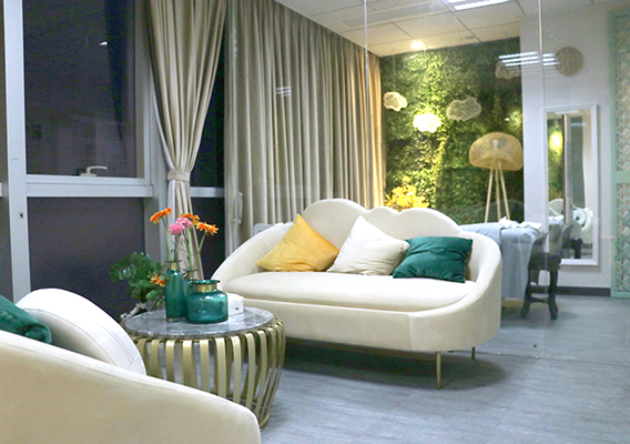 亮而彩光電中心環境